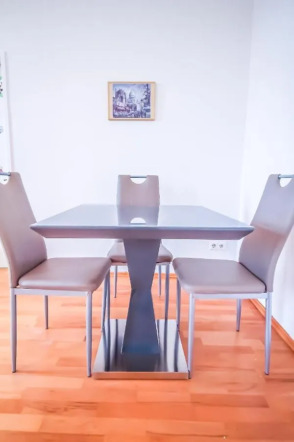 Luxurious Apartment South Of Vienna Lv8