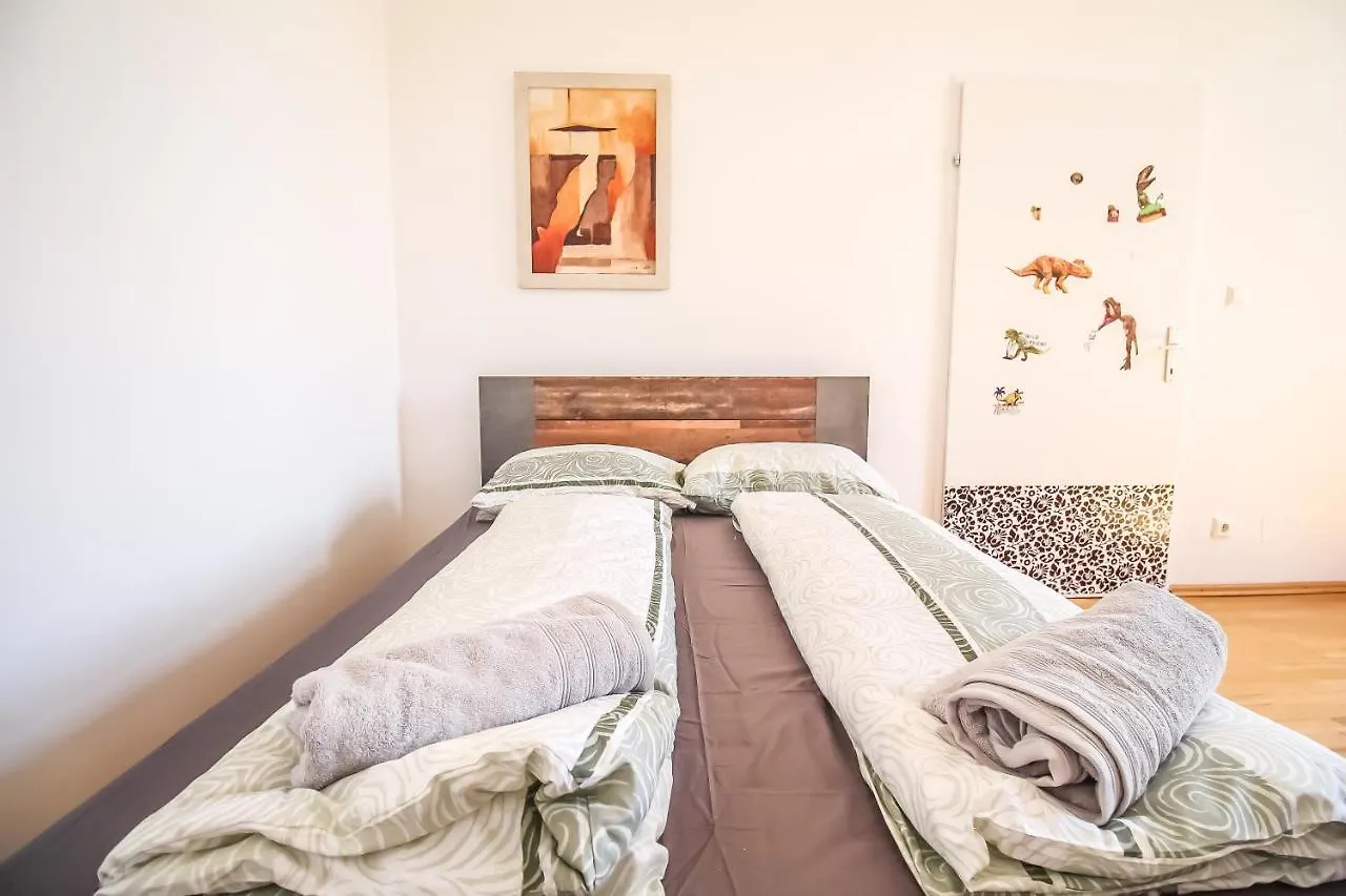 Luxurious Apartment South Of Vienna Lv8