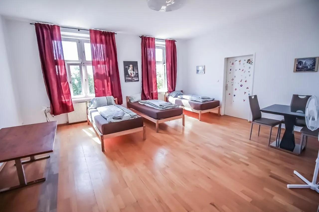 Luxurious Apartment South Of Vienna Lv8